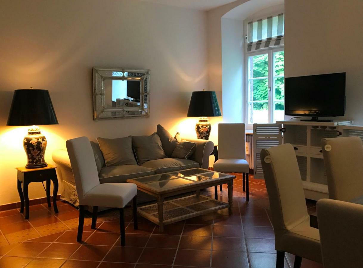 Elegantes Gaesteapartment Verano In Schloss Und Hofgut Langenzell Wiesenbach Εξωτερικό φωτογραφία