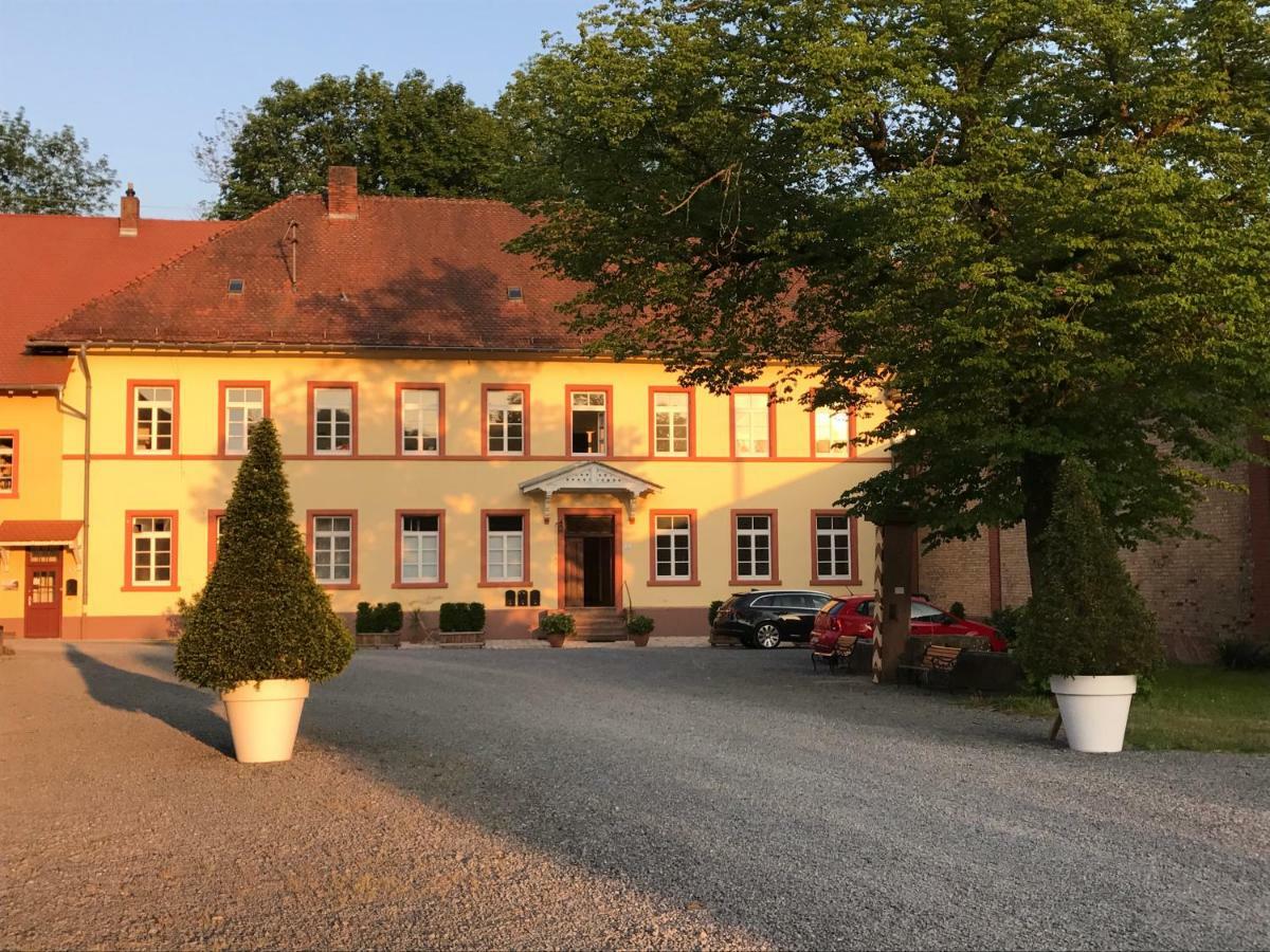 Elegantes Gaesteapartment Verano In Schloss Und Hofgut Langenzell Wiesenbach Εξωτερικό φωτογραφία